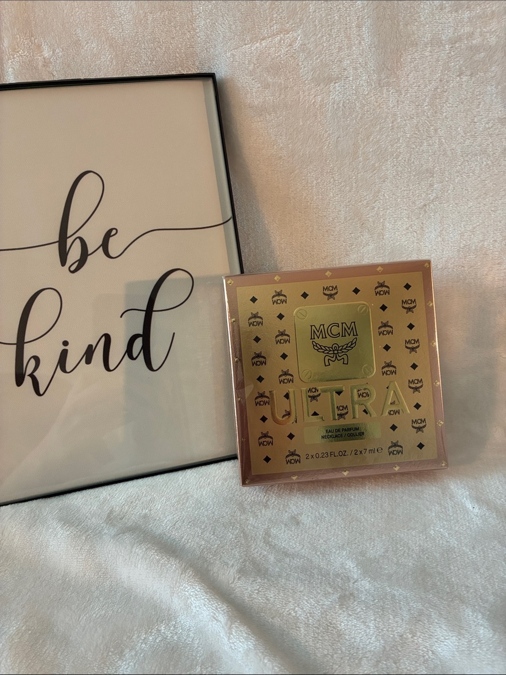 MCM ULTRA w/eau de scented water   And necklace